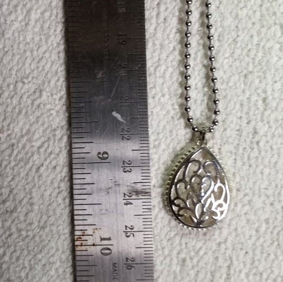 Silvertone swirl teardrop pendant on ball chain necklace - Picture 2 of 5